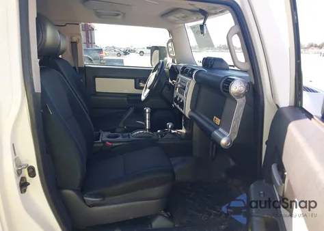 2008 Toyota Fj Cruiser z USA, uszkodzony, nr VIN JTEBU11F58K039376